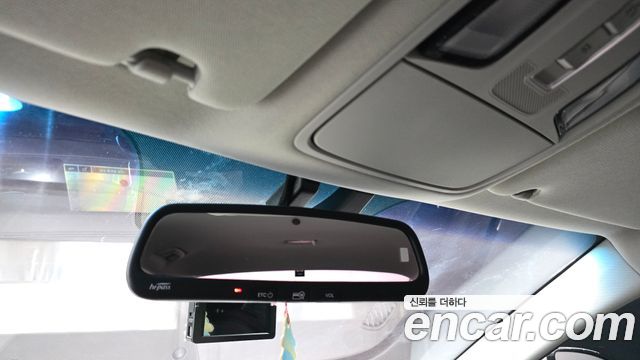 Kia K7 2018 — photo 16