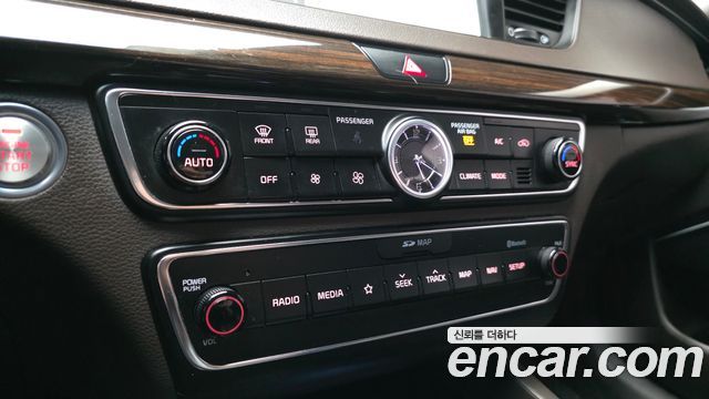 Kia K7 2018 — photo 17