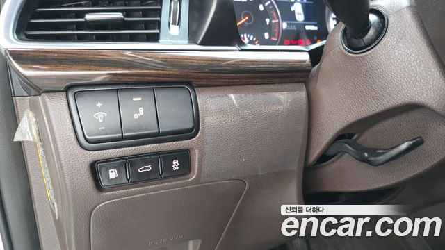 Kia K7 2018 — photo 19