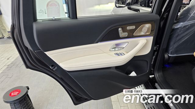 Mercedes-Benz GLS-Class 2026 — photo 15