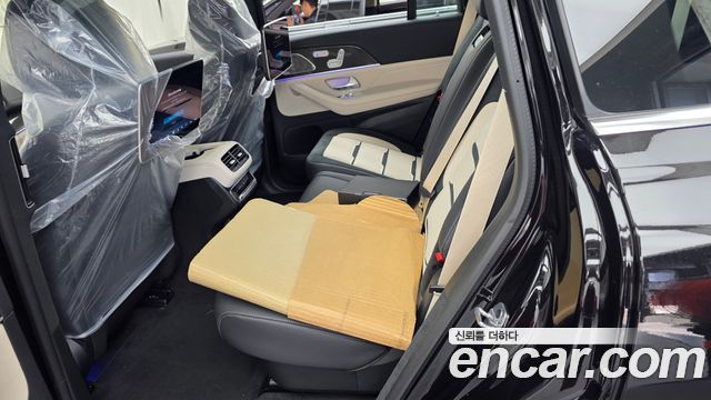 Mercedes-Benz GLS-Class 2026 — photo 16