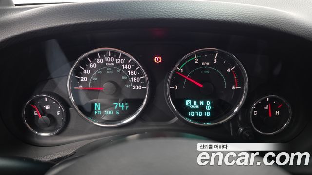 Jeep Wrangler 2012 — photo 8