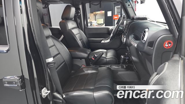 Jeep Wrangler 2012 — photo 11