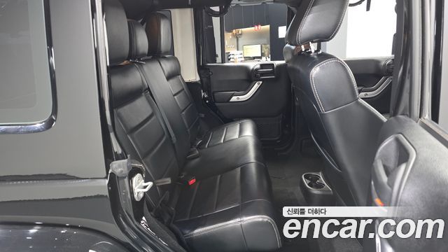 Jeep Wrangler 2012 — photo 12