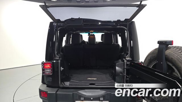 Jeep Wrangler 2012 — photo 20