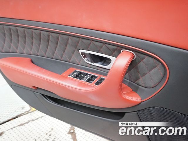 Bentley Continental 2010 — photo 12