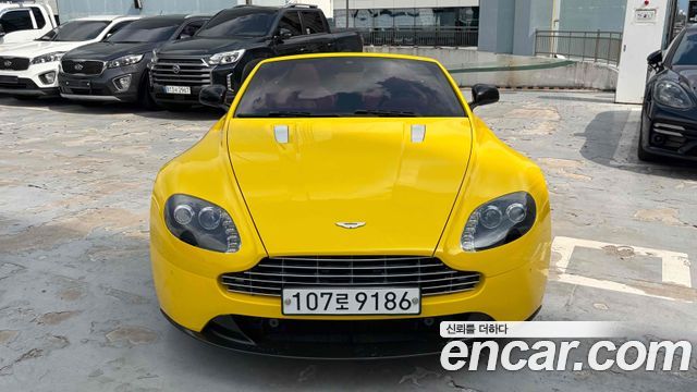 Aston Martin Vantage 2016 — photo 5