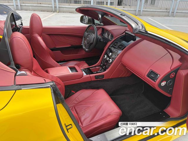 Aston Martin Vantage 2016 — photo 11