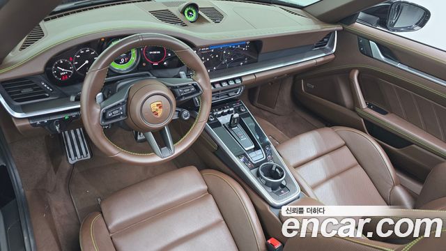 Porsche 911 2022 — photo 10