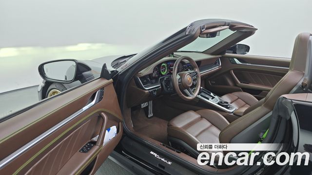 Porsche 911 2022 — photo 13