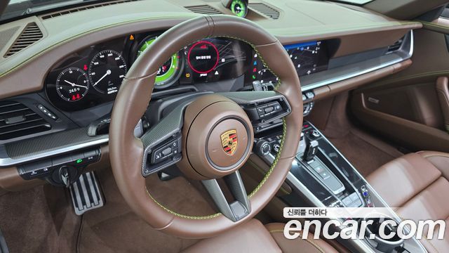 Porsche 911 2022 — photo 19