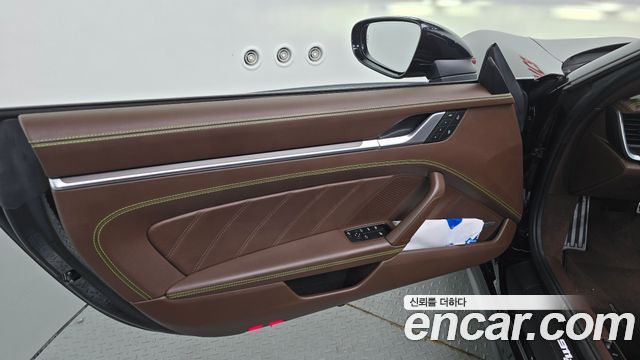 Porsche 911 2022 — photo 14
