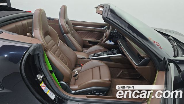 Porsche 911 2022 — photo 16