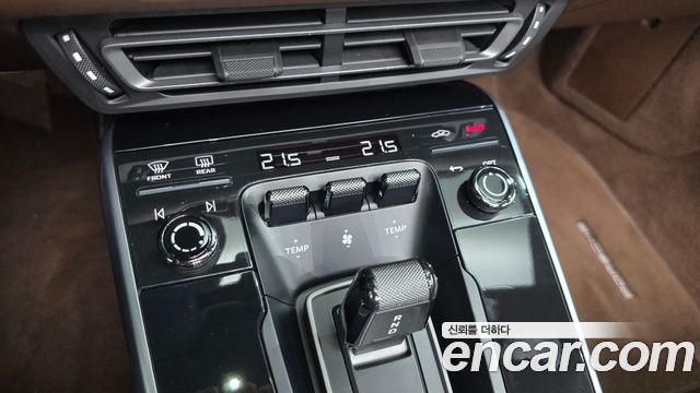 Porsche 911 2022 — photo 27