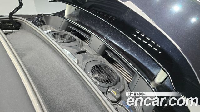 Porsche 911 2022 — photo 31