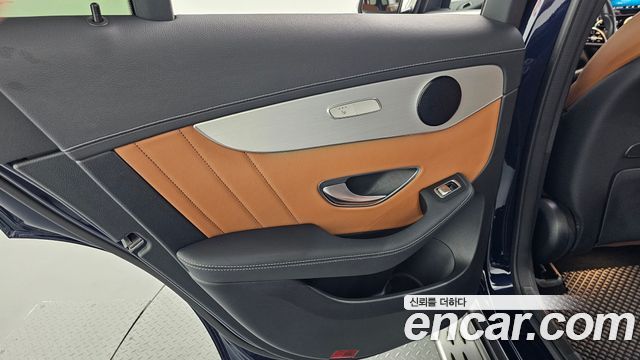Mercedes-Benz GLC-Class 2022 — photo 15