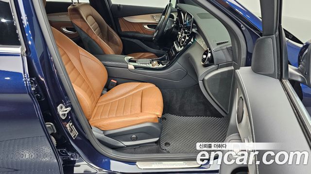 Mercedes-Benz GLC-Class 2022 — photo 16