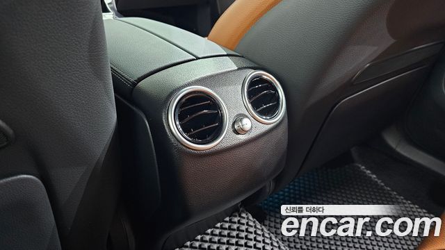 Mercedes-Benz GLC-Class 2022 — photo 31