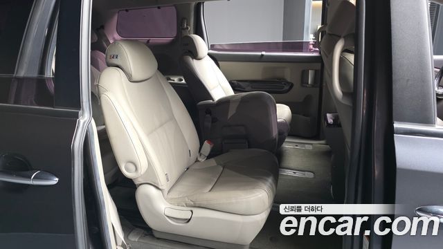 Kia Canival 2015 — photo 17