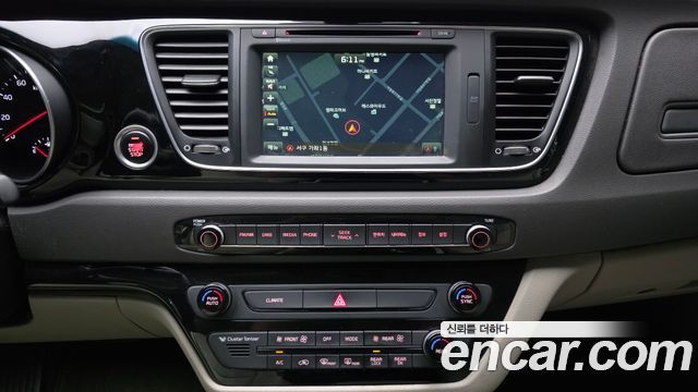Kia Canival 2015 — photo 20
