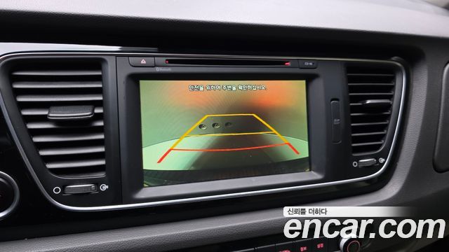 Kia Canival 2015 — photo 21
