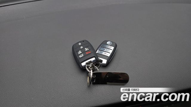 Kia Canival 2015 — photo 22