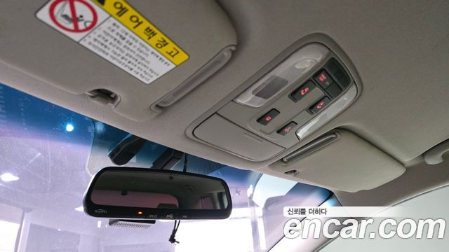 Kia Canival 2015 — photo 24