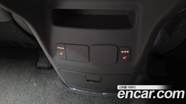 Kia Canival 2015 — photo 25