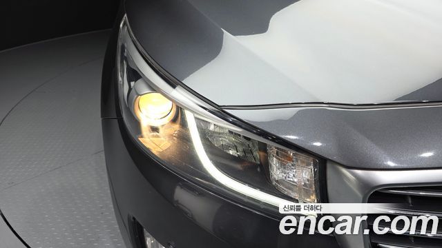 Kia Canival 2015 — photo 8