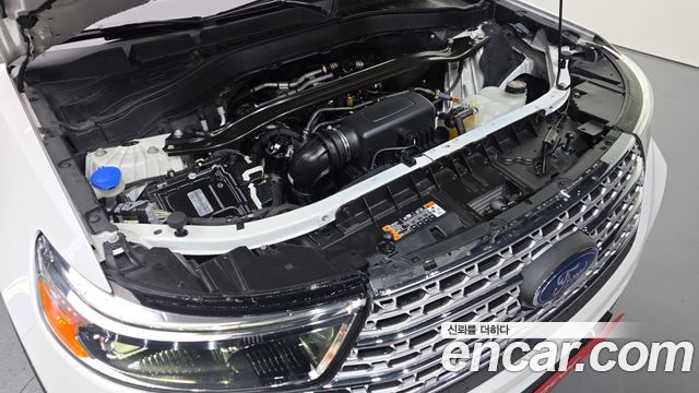 Ford Explorer 2021 — photo 6