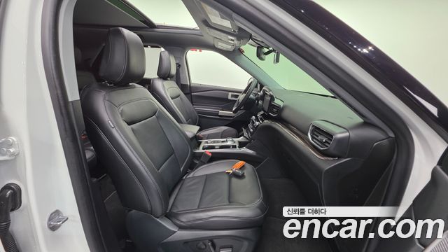 Ford Explorer 2021 — photo 13