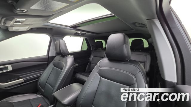 Ford Explorer 2021 — photo 17