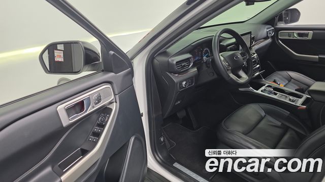 Ford Explorer 2021 — photo 18