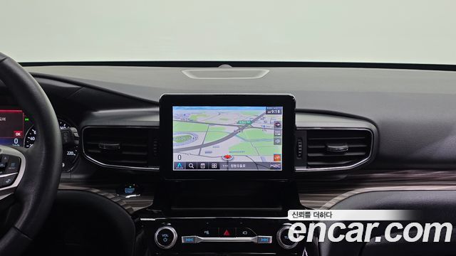 Ford Explorer 2021 — photo 21