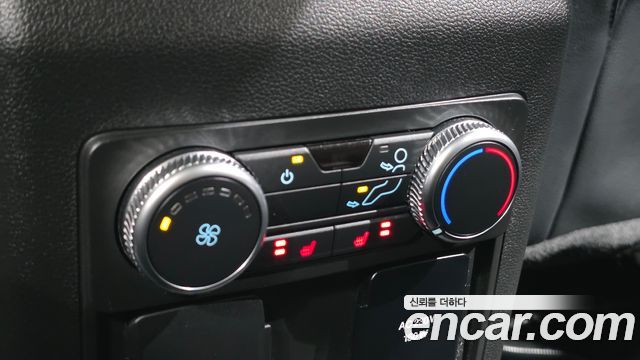 Ford Explorer 2021 — photo 24