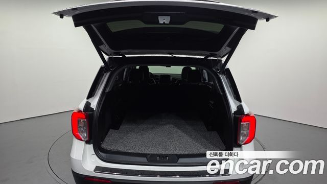 Ford Explorer 2021 — photo 26