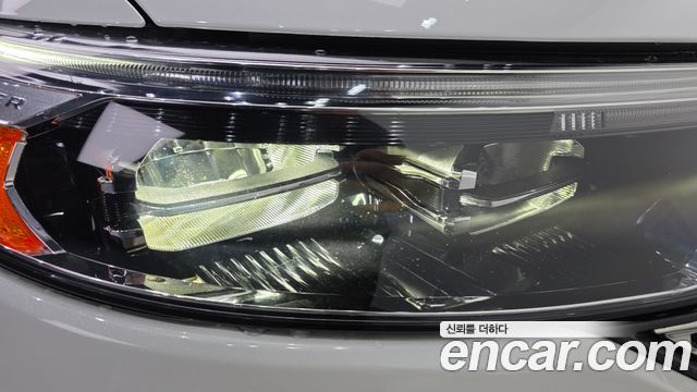 Ford Explorer 2021 — photo 8