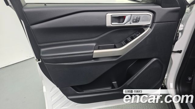 Ford Explorer 2021 — photo 14