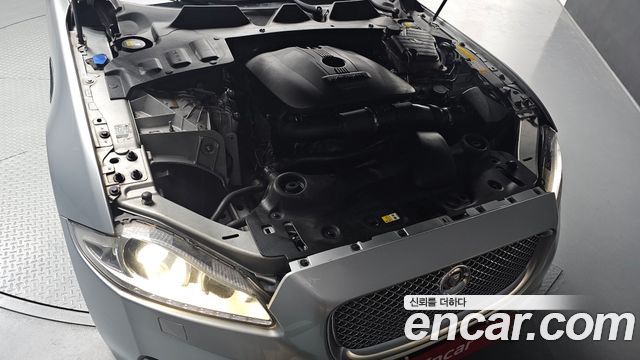 Jaguar XJ 2014 — photo 6