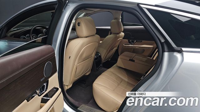 Jaguar XJ 2014 — photo 12