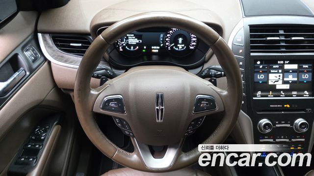 Lincoln MKC 2017 — photo 13