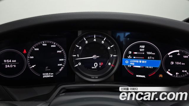 Porsche 911 2021 — photo 11