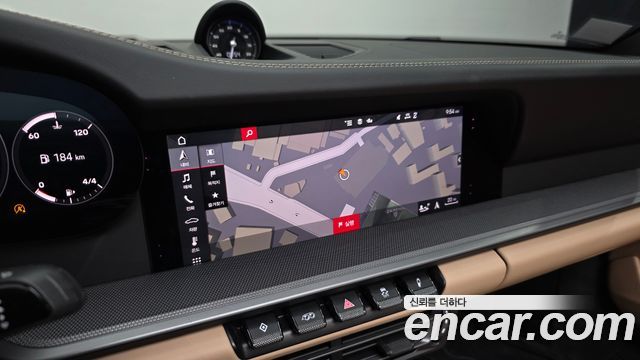 Porsche 911 2021 — photo 20