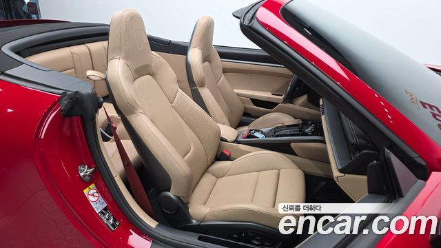 Porsche 911 2021 — photo 16