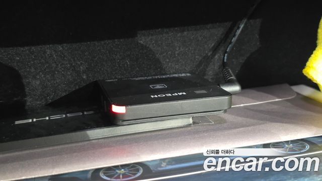 Porsche 911 2021 — photo 27
