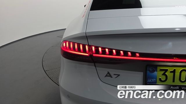 Audi A7 2025 — photo 9