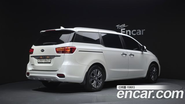 Kia Canival 2019 — photo 2
