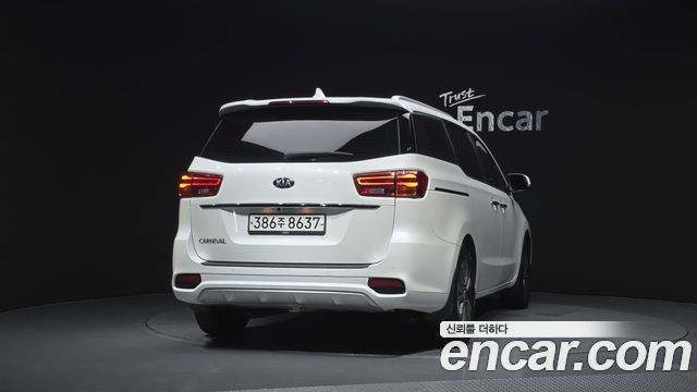 Kia Canival 2019 — photo 4