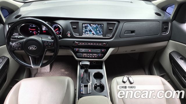 Kia Canival 2019 — photo 10