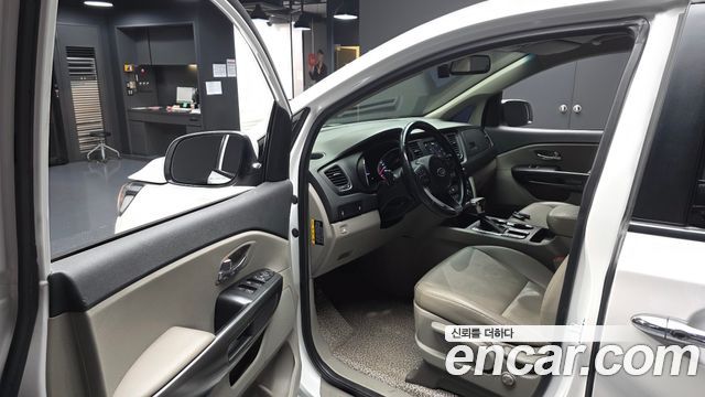 Kia Canival 2019 — photo 13